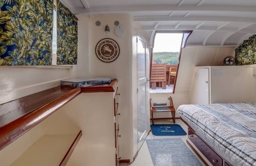 Alton Bay Boat Rental | Stay at The Oasis on Alton Bay!