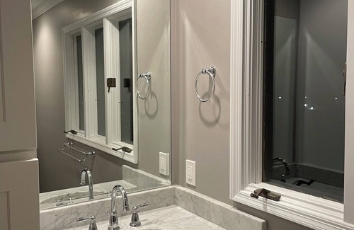 Fayetteville House | Stay at the Silver Queen