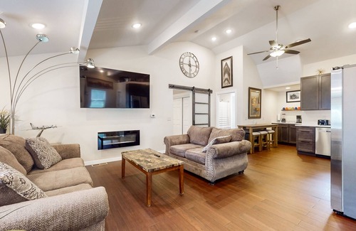North Hudson House | Stay at the stucco house…Beautiful , nicely decorated home , North Hudson