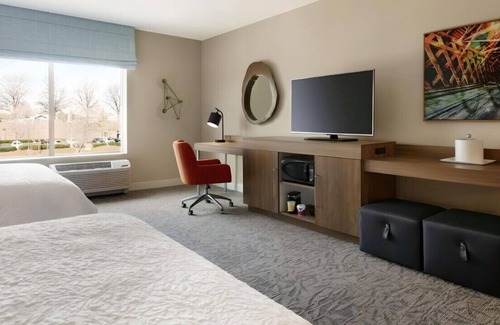 Suwanee House | Stay Awesome in Our Spacious Room! Pets Allowed
