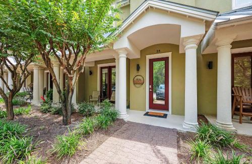 Gulf Place House | Stay Awhile