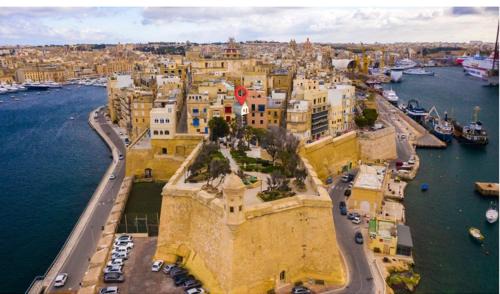 Senglea House | Stay by the Grand Harbour of Valletta