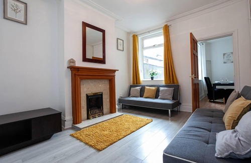 Hanley House | Stay Comfortable-city Centre-spacious 4 Bed House!