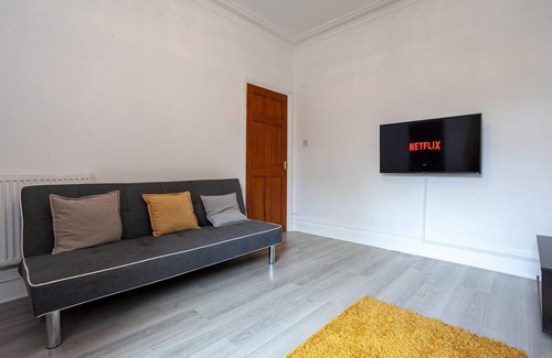 Hanley House | Stay Comfortable-city Centre-spacious 4 Bed House!