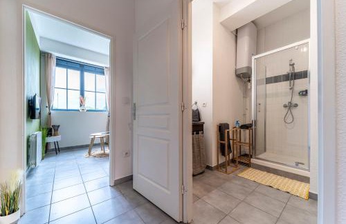 Tourcoing Apartment | Stay Cosy Lille I Tourcoing - Appartement - Hypercentre - Parking securise - Wifi - Netflix - Cuisine