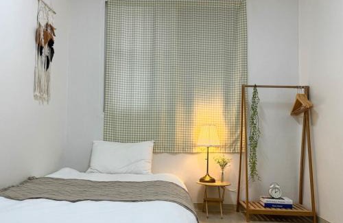 Gwanak-gu Apartment | STAY EDGE CHEUM - near Shindaebang Station Boramae Hospital & Park Hongik University Airport Bus near Sindorim, Gangnam