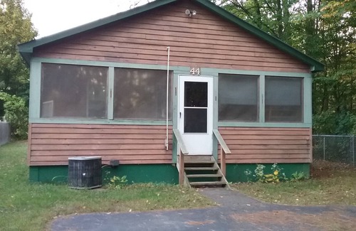 Lake Luzerne House | STAY & FISH/HIKE/BOAT/KAYAK & MORE IN THE GORGEOUS ADIRONDACKS! $199/ NIGHT SALE