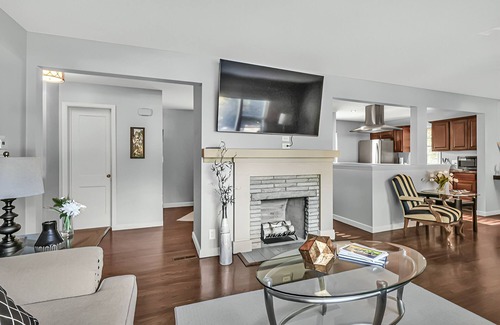 Omaha House | Stay in a charming 2-bedroom house in Omaha with WiFi, AC, and a peaceful vibe.