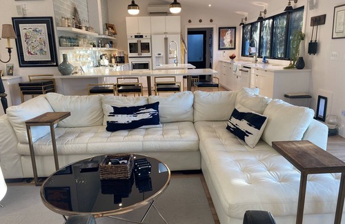 Barton Hills House | Stay in a professional musician’s home in the Live Music Capital of the World!