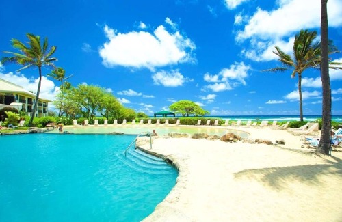 Hanamaulu Hotel | Stay In Comfort at Kauai Beach Resort, 4 Pools!