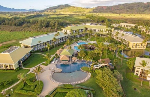 Hanamaulu Hotel | Stay In Comfort at Kauai Beach Resort, 4 Pools!