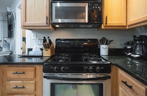 Fontana Condo | Stay in Desirable Abbey Springs! 2 BDR Condo w/Resort Amenities, Pet Friendly