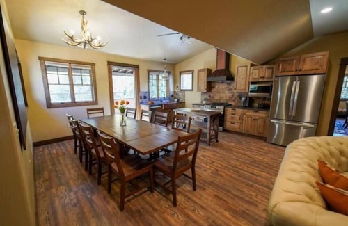 Agpar Apartment | Stay in Glacier National Park @ Apgar Lookout, Suite 5 & 6