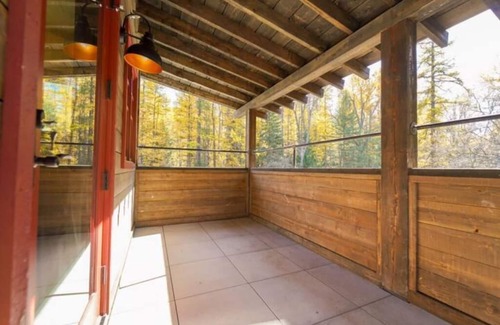 Agpar Apartment | Stay in Glacier National Park @ Apgar Lookout, Suite 5 & 6