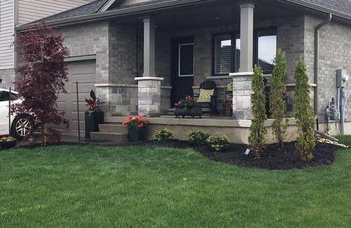 Elora House | Stay in historical Elora, super close to great hiking trails