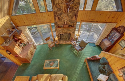 Blue Jay House | Stay In Lakefront Gem Once Owned By World Famous Celebrity Dick Clark