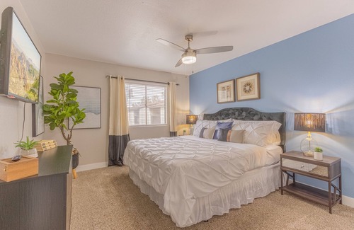 Paradise Valley Village Apartment | Stay in Paradise Valley! Park, Walk & Shop & Golf-C257