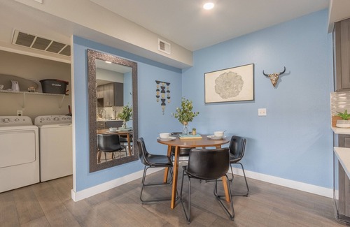 Paradise Valley Village Apartment | Stay in Paradise Valley! Park, Walk & Shop & Golf-C257