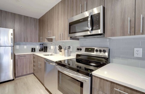 Jefferson Manor Apartment | Stay in Style: Comfortable Apt w Premier Amenities