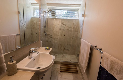 Richmond Apartment | Stay in *STYLE* in the heart of Richmond; Cosy, spacious, Walk Score 95