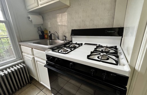 The Waterfront Apartment | Stay in the heart of Historic Downtown!