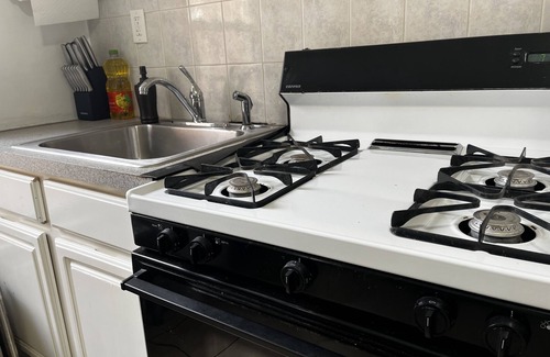 The Waterfront Apartment | Stay in the heart of Historic Downtown!