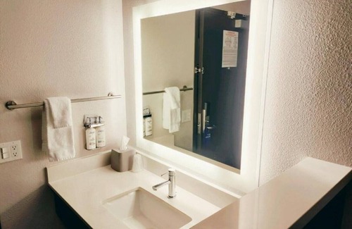 Newberg House | Stay in the heart of the Willamette Valley The all-new rooms!