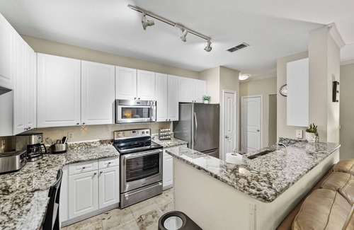 Carver City - Lincoln Gardens Condo | Stay in trendy MIDTOWN TAMPA!Close to everything including the airport!