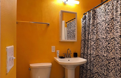 Silver Strand Apartment | Stay in Venice