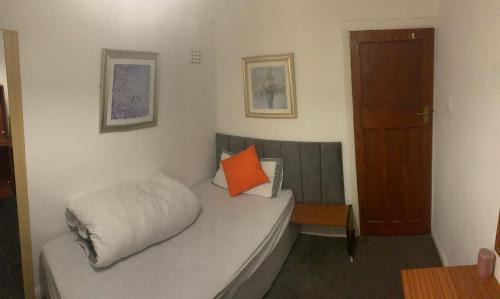 Eccles House | Stay Inn M30