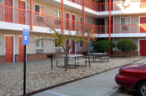 Stockbridge Hotel | Stay Inn & Suites - Stockbridge