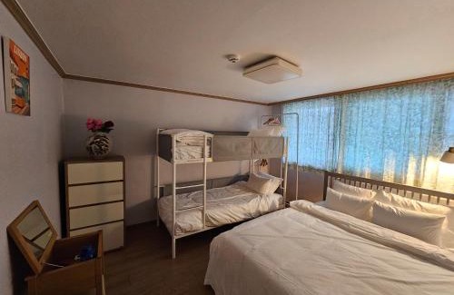 Cheongunhyoja-dong House | Stay Joy
