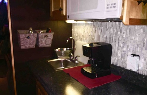 Durham Cottage | Stay Like a Rock Star! - Tour Bus in Durham, NC