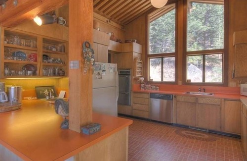 Olympic Valley Cabin | Stay minutes from Palisades Village and a Beautiful bike ride away to Lake Tahoe