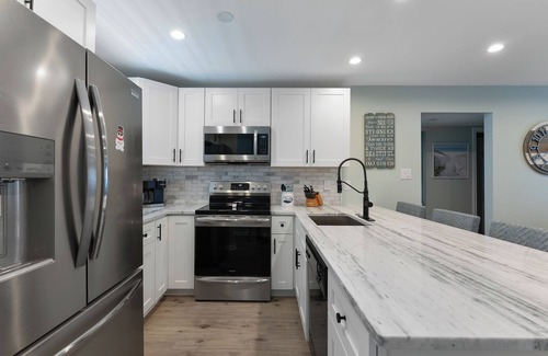 Sea Isle City Condo | Stay near the Sea Isle City Beach in our cozy 3-bedroom condo.