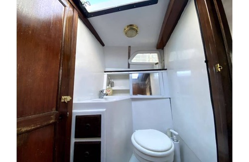 Empuriabrava Boat Rental | Stay on a beautiful sailboat on the Costa Brava