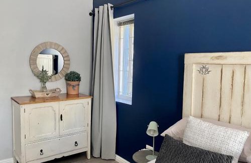 Paarl Apartment | Stay on Main - Studio Blue