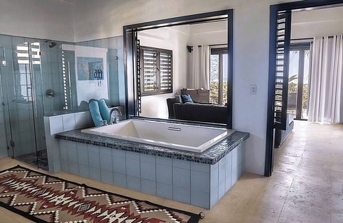 San Pedro Hotel | Stay on the Beach in North Ambergris Caye! Beautiful Cabana, Pool, Parking!