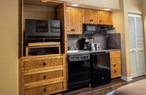 South Mountain Apartment | Stay & Play
