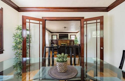 Foster - Powell House | Stay Portland - Charming & Spacious 5BR Home in SE Portland
