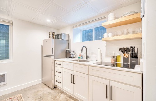 King Apartment | Stay Portland Collection-Budget-Friendly Basement Hideaway - 91 WalkScore
