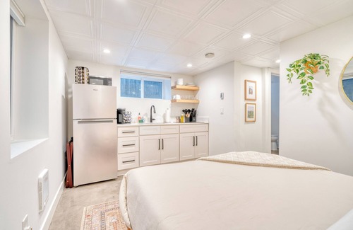 King Apartment | Stay Portland Collection-Budget-Friendly Basement Hideaway - 91 WalkScore