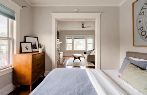 Belmont Apartment | Stay Portland - Comfy SE Portland Apartment - Great Eats & Bars
