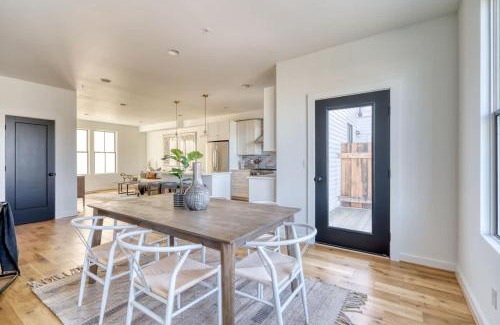 North Tabor House | Stay Portland - Custom North Tabor Farmhouse - Gym & Kitchen