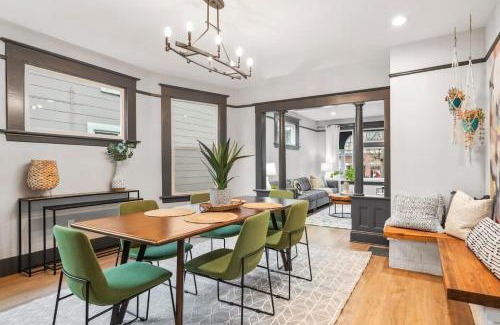 Sunnyside House | Stay Portland - Fresh Belmont Charmer - 95 WalkScore