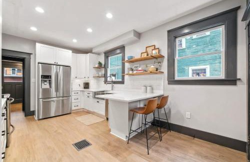 Sunnyside House | Stay Portland - Fresh Belmont Charmer - 95 WalkScore