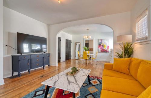 Hosford-Abernethy Apartment | Stay Portland - Golden Age of Hollywood Apartment - 92 WalkScore