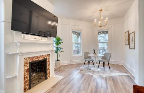 Buckman Neighborhood Apartment | Stay Portland - Historic Queen Anne Vernacular - 95 WalkScore