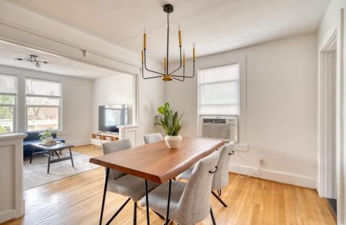 Buckman Neighborhood Apartment | Stay Portland - La Casa Burnside -Local Eateries -Shops - Bars