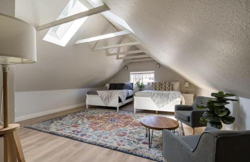 Alphabet Historic District House | Stay Portland - Luxurious Alphabet District Home - 99 Walk Score